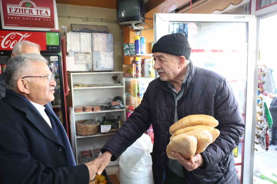 Başkan Büyükkılıç, Yoğunburç’ta Esnafla Kucaklaştı