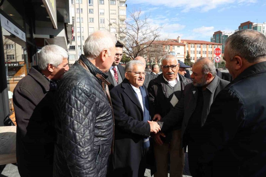 Başkan Büyükkılıç, Yoğunburç’ta Esnafla Kucaklaştı