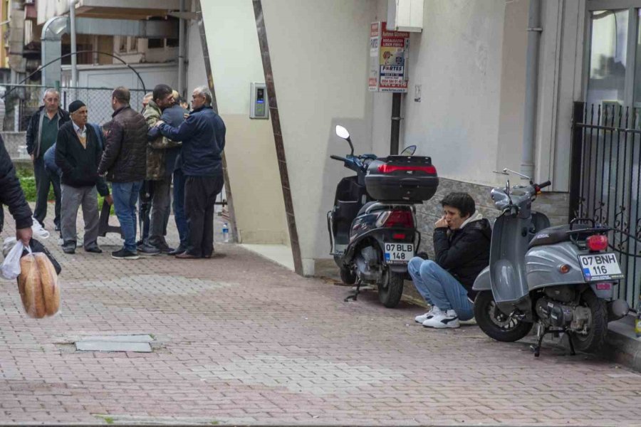 Dinlenmek İçin Geçtiği Odasında Ailesi Tarafından Cansız Bedeni Bulundu