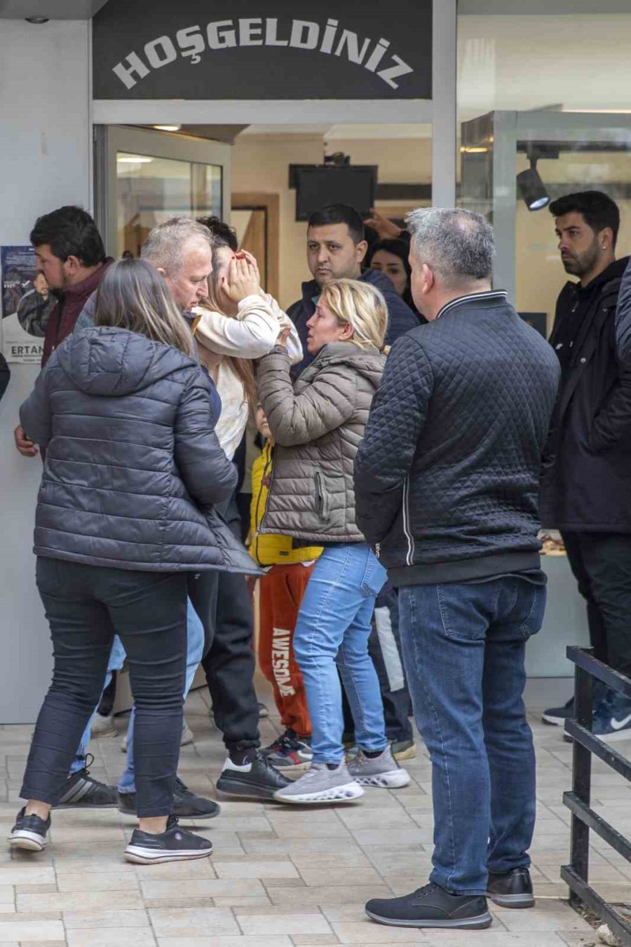 Kendisine Ait Kuaför Dükkânının Önündeki Sandalyede Ölü Bulundu