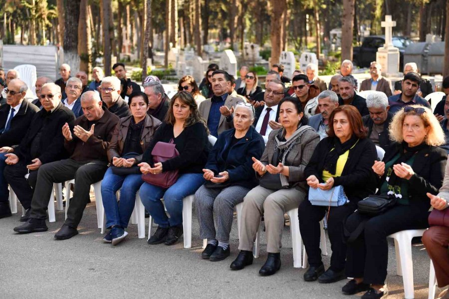 Depremlerde Hayatını Kaybedenler Dualarla Anıldı