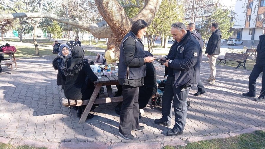 Kayseri Polisinden ‘düzensiz Göç Ve Huzur’ Uygulaması: Bin 121 Şahıs Sorgulandı