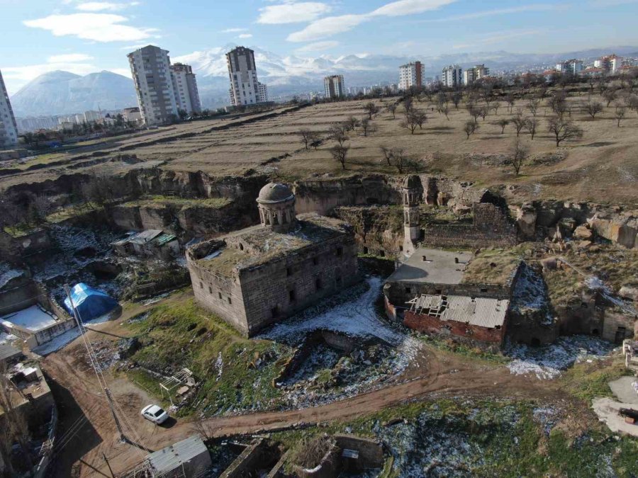 9 Asırlık Mahalle Turizme Kazandırılmayı Bekliyor