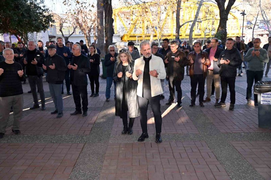 Manavgat Belediyesi Depremde Hayatını Kaybedenleri Andı