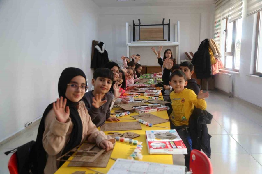 Melikgazi’nin Eğlenceli Atölyelerinde Çocuklar Hem Eğlendi Hem Öğrendi