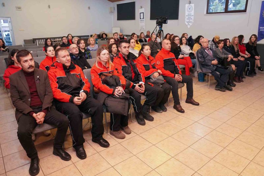 Tepebaşı’nda ’afet Ve Kadın’ Paneli Düzenlendi