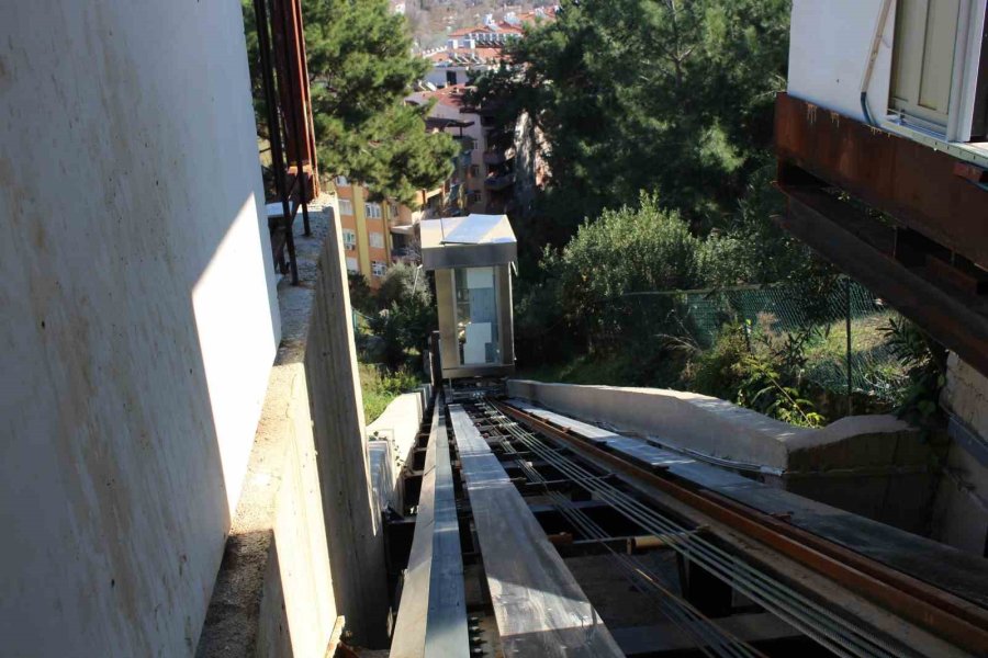 Manavgat Türkbeleni’nde Panoramik Asansörler Tamir Ediliyor