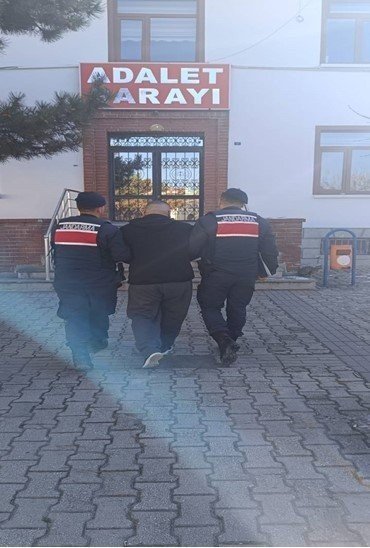 Hapis Cezası Bulunan 82 Şahıs Jandarma Tarafından Yakalandı