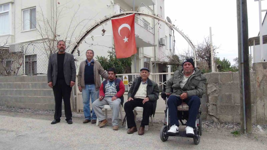 İlk Türk Astronot Alper Gezeravcı’yı Akrabaları Merak Ve Sevinçle Bekliyor