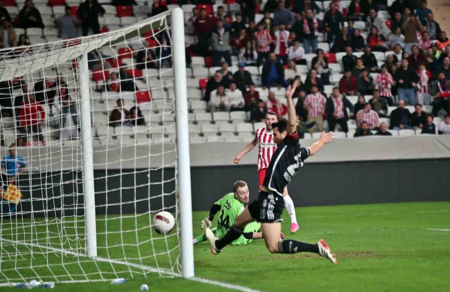 Ziraat Türkiye Kupası: Antalyaspor: 1 - Beşiktaş: 0 (ilk Yarı)