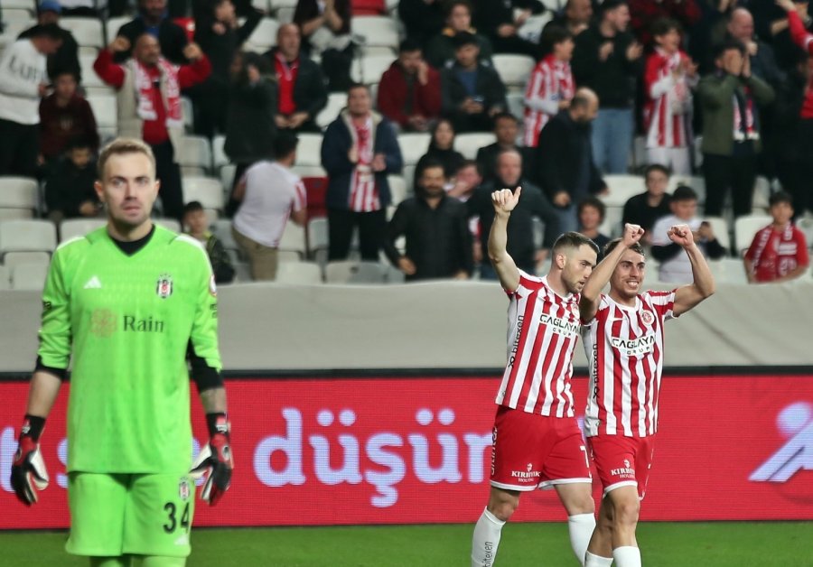 Ziraat Türkiye Kupası: Antalyaspor: 1 - Beşiktaş: 0 (ilk Yarı)