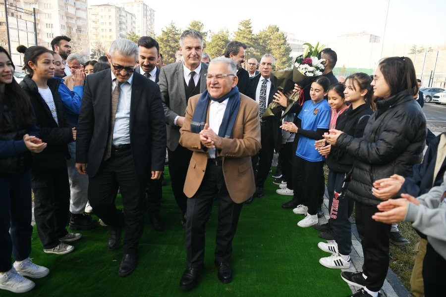 Başkan Büyükkılıç, Amatör Spor Kulübü Başkanlarıyla Bir Araya Geldi