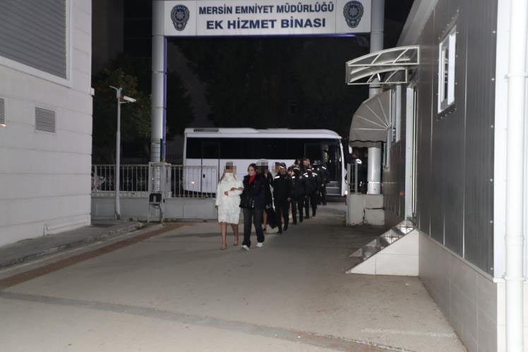 Mersin’de Şantajcı Çete Çökertildi: 4 Tutuklama, 4 Ev Hapsi