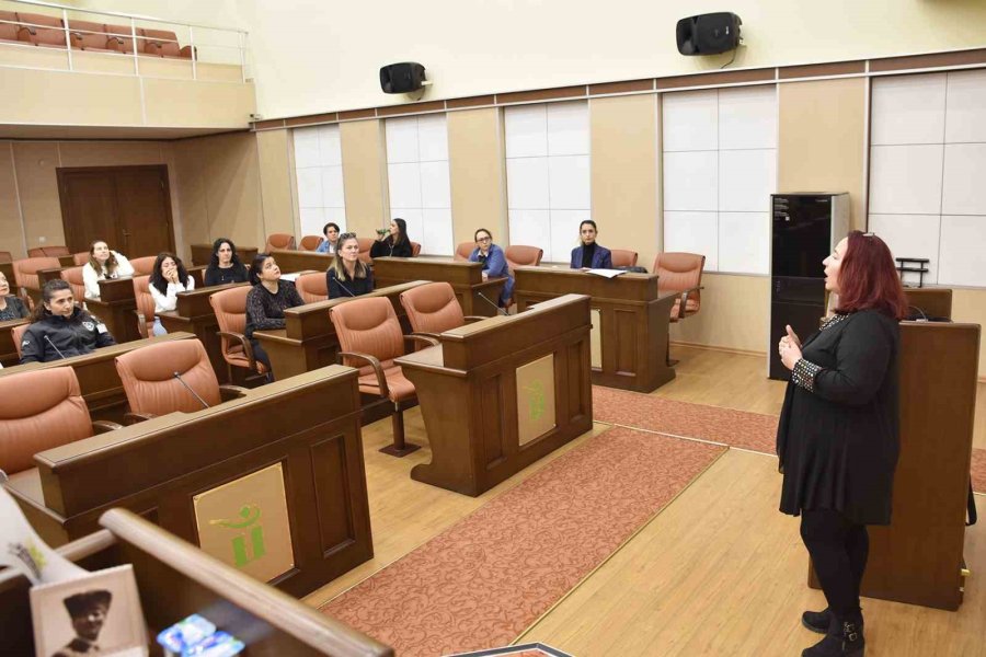 Tepebaşı Belediyesi Personeline Kadın Sağlığı Semineri Verildi