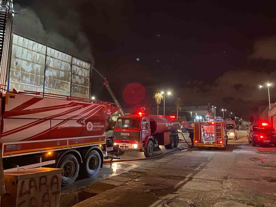 Antalya’da Tersane Yangını