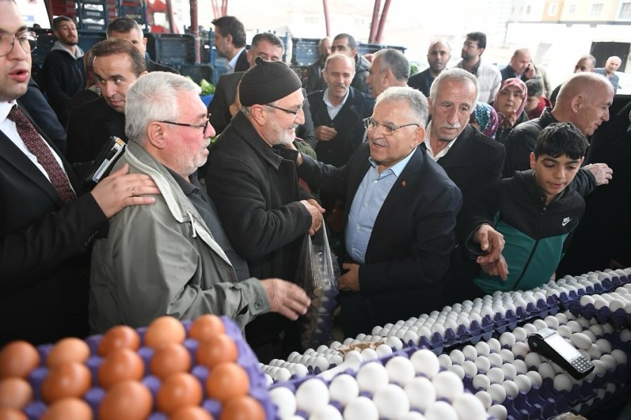 Başkan Büyükkılıç, Pazarcı Esnafının Her Zaman Yanında