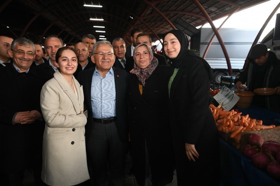 Başkan Büyükkılıç, Pazarcı Esnafının Her Zaman Yanında