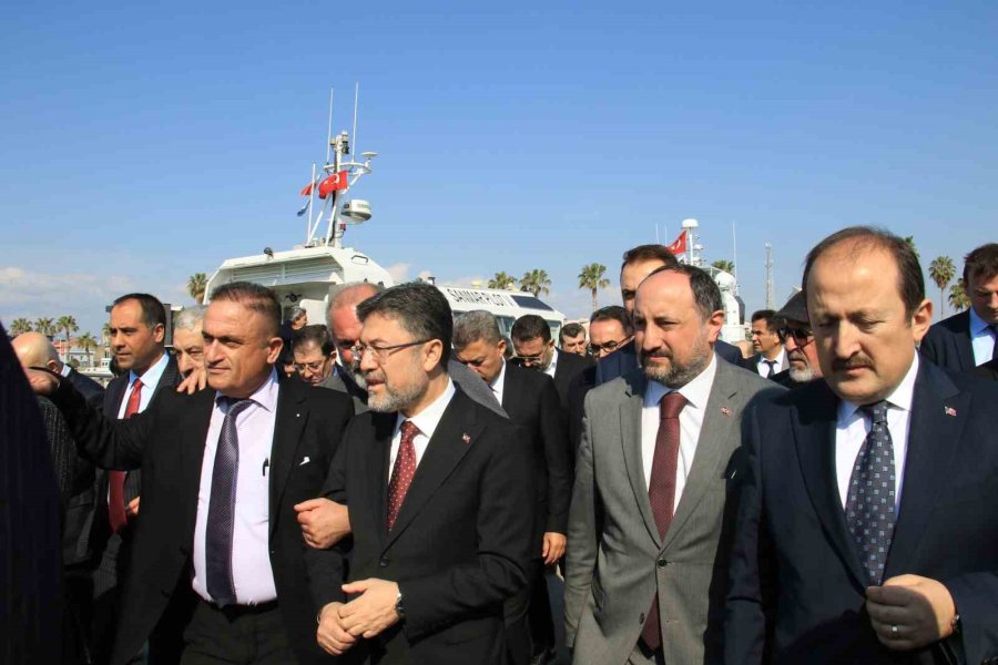 Tarım Orman Bakanı Yumaklı, Tarım Sektörü Temsilcileri İle Bir Araya Geldi