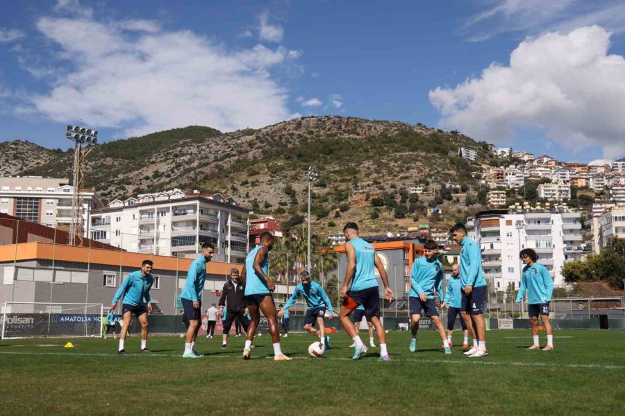 Alanyaspor, Fenerbahçe Maçı Hazırlıklarını Tamamladı