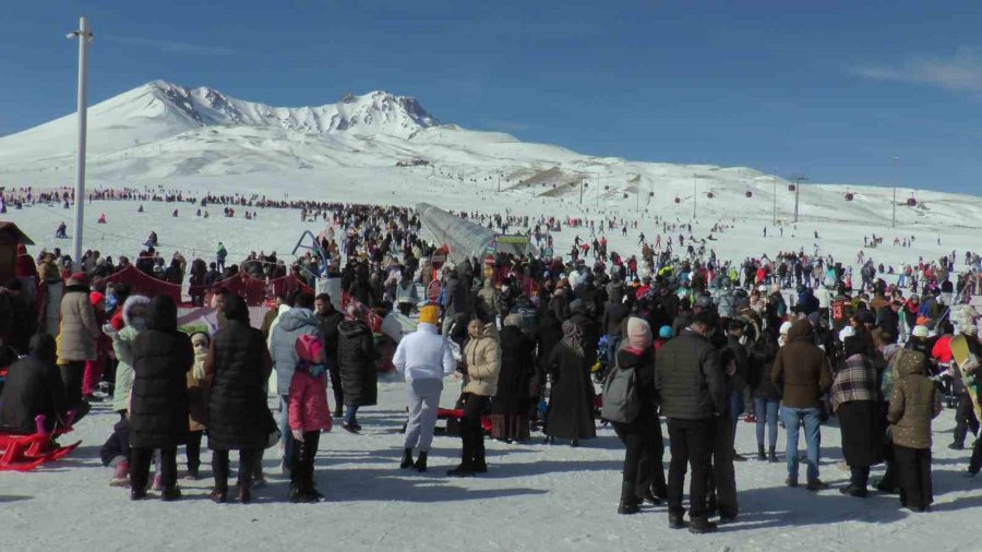 Erciyes’te Hafta Sonu Pistler Doldu Taştı