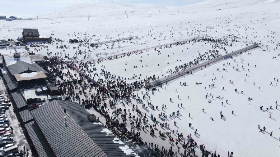 Erciyes’te Hafta Sonu Pistler Doldu Taştı