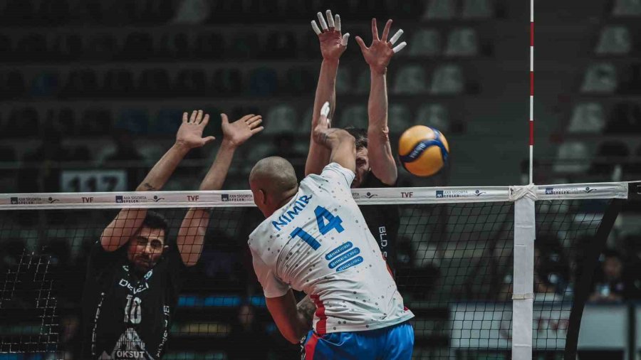 Efeler Ligi: Halkbank: 3 - Develi Belediyespor: 1