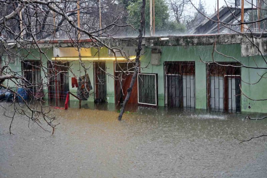 Antalya’da Hayat Felç Oldu