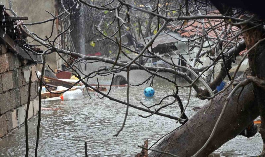 Antalya’da Hayat Felç Oldu