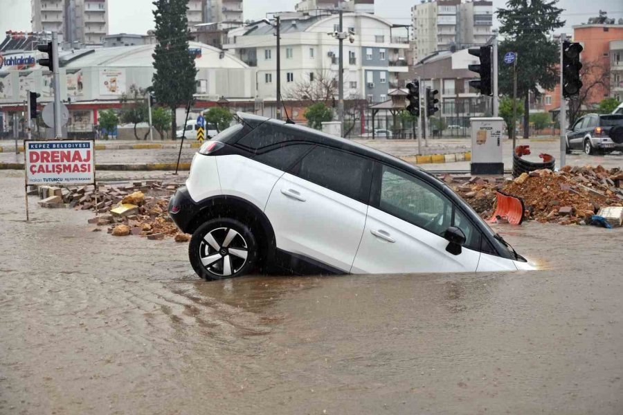 Antalya’da Hayat Felç Oldu