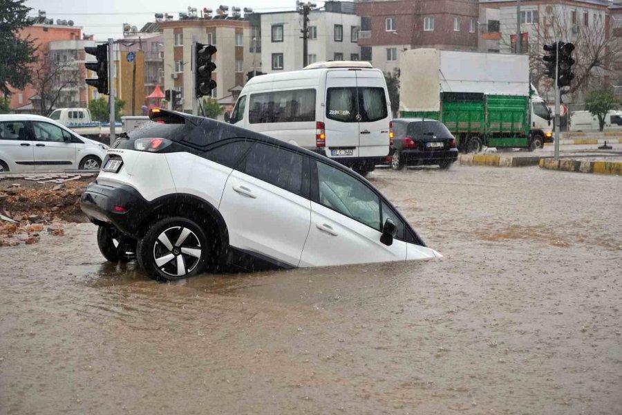 Antalya’da Hayat Felç Oldu