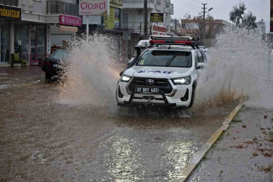 Antalya’da Hayat Felç Oldu