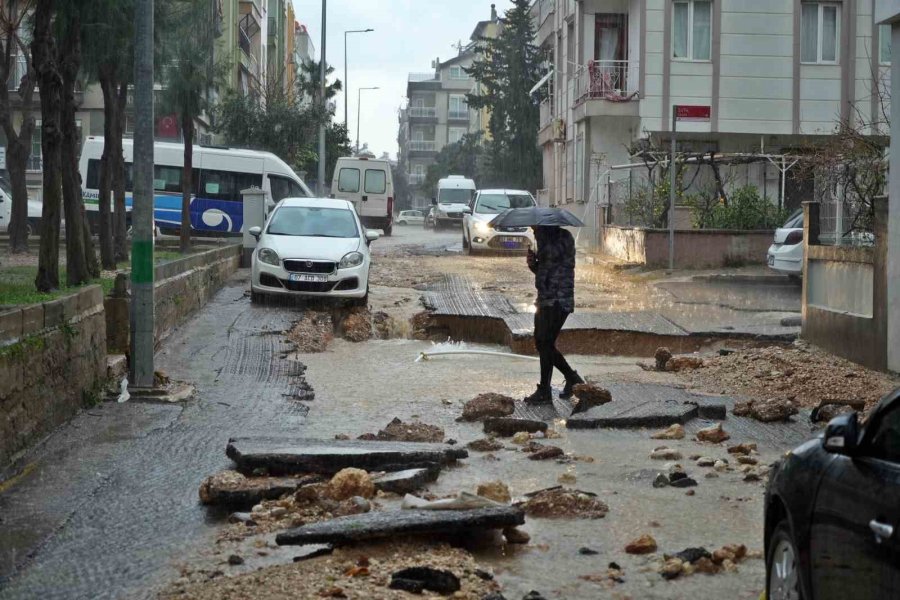 Antalya’da Hayat Felç Oldu