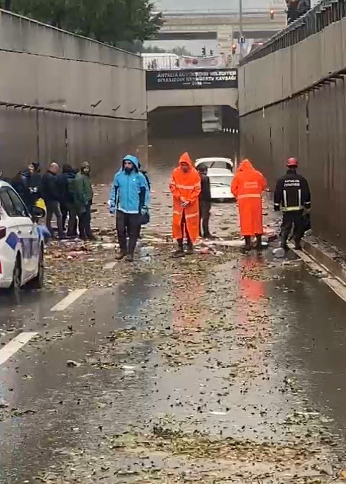 Antalya’da Sel Felaketinde Hayatını Kaybeden Kişinin Kimliği Belirlendi