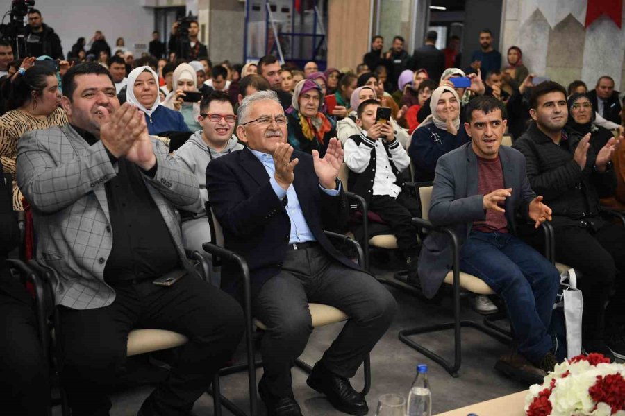 Özel Bireylere Engelsiz Yaşam Merkezi Havuz Kompleksi Kazandırıldı