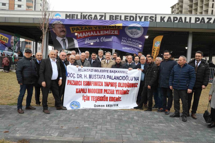 Başkan Palancıoğlu Yeni Açtıkları Pazar Yerinde Alışveriş Yaptı, Vatandaşlarla Bir Araya Geldi