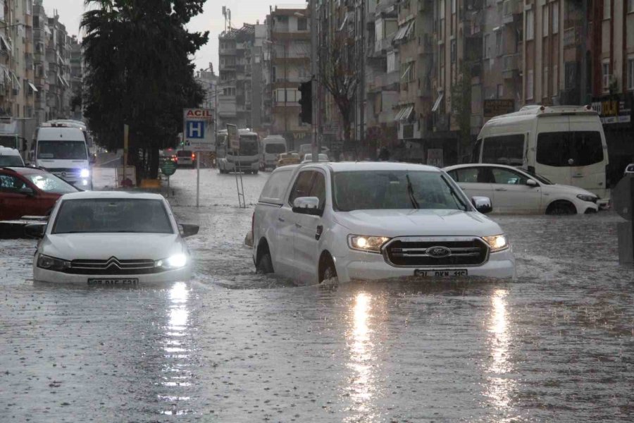 Turuncu Kod Uyarısının Verildiği Antalya Felakete Uyandı