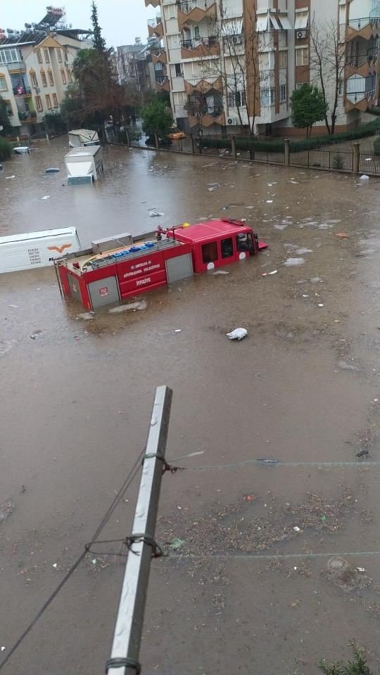 Turuncu Kod Uyarısının Verildiği Antalya Felakete Uyandı