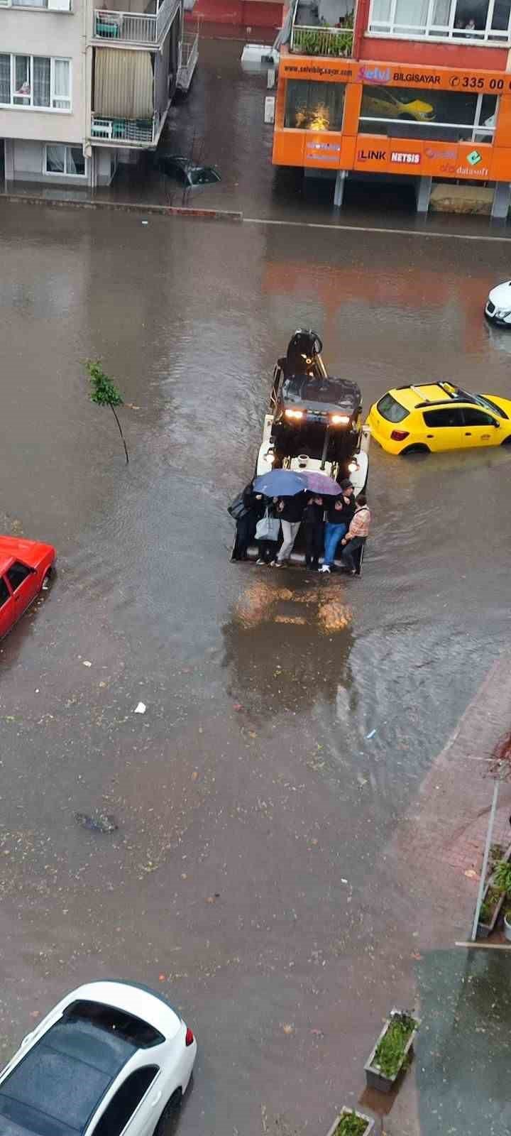 Turuncu Kod Uyarısının Verildiği Antalya Felakete Uyandı