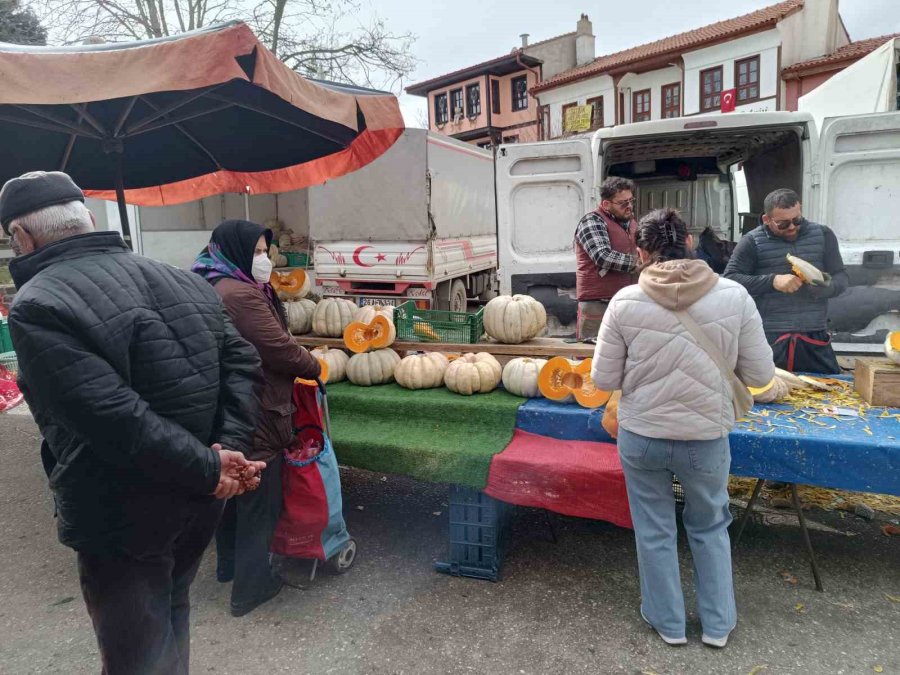 Havaların Isınması Pazarcı Esnafın Yüzünü Güldürdü