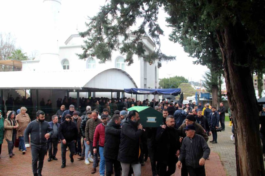 Antalya’da Selde Hayatını Kaybeden Yıldız’a Gözyaşları Arasında Veda