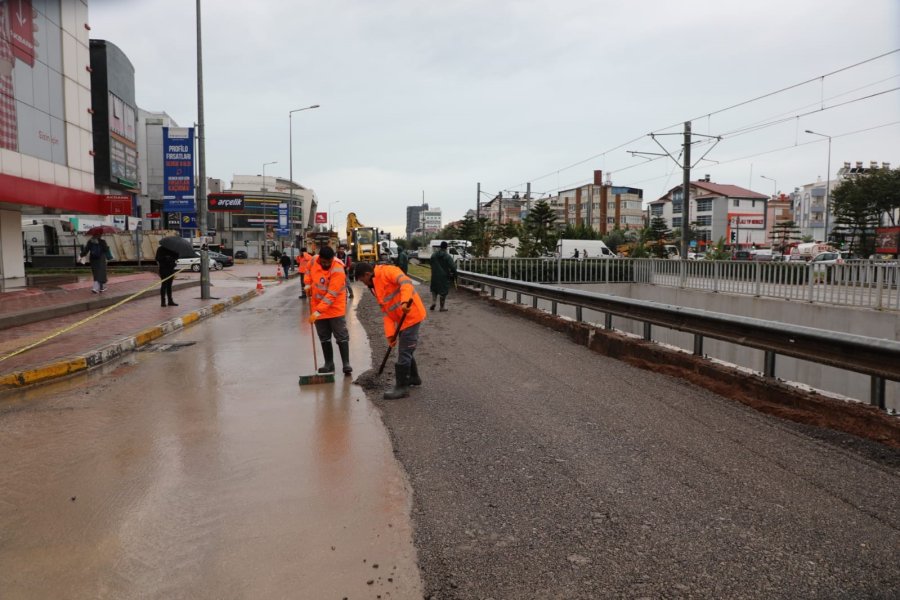 Antalya’da Sel Sonrası Yaralar Sarılıyor