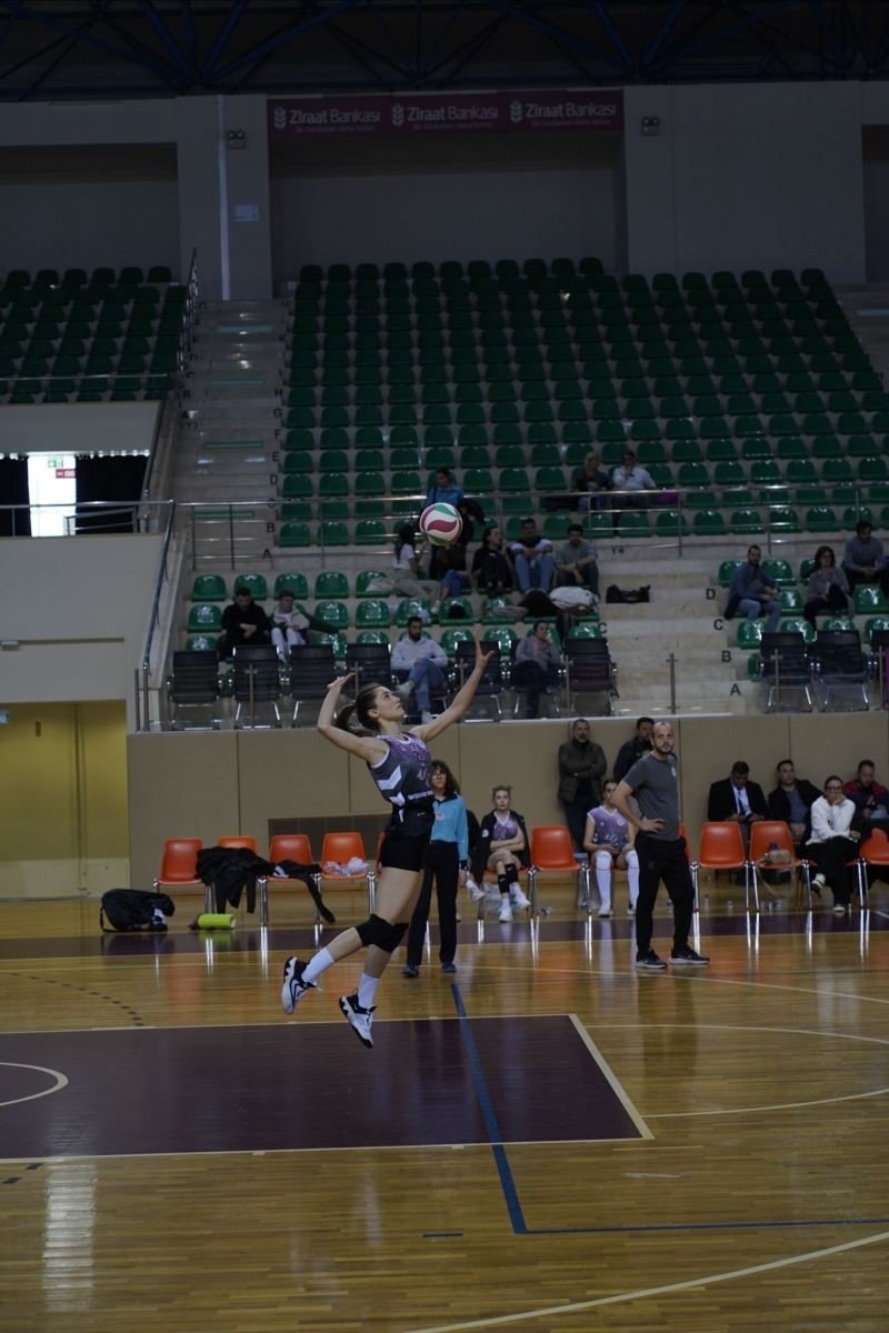 Estü Erkek Ve Kadın Voleybol Takımları Üniversitelerarası Voleybol Süper Ligi Yükselme Gruplarına Katılacak