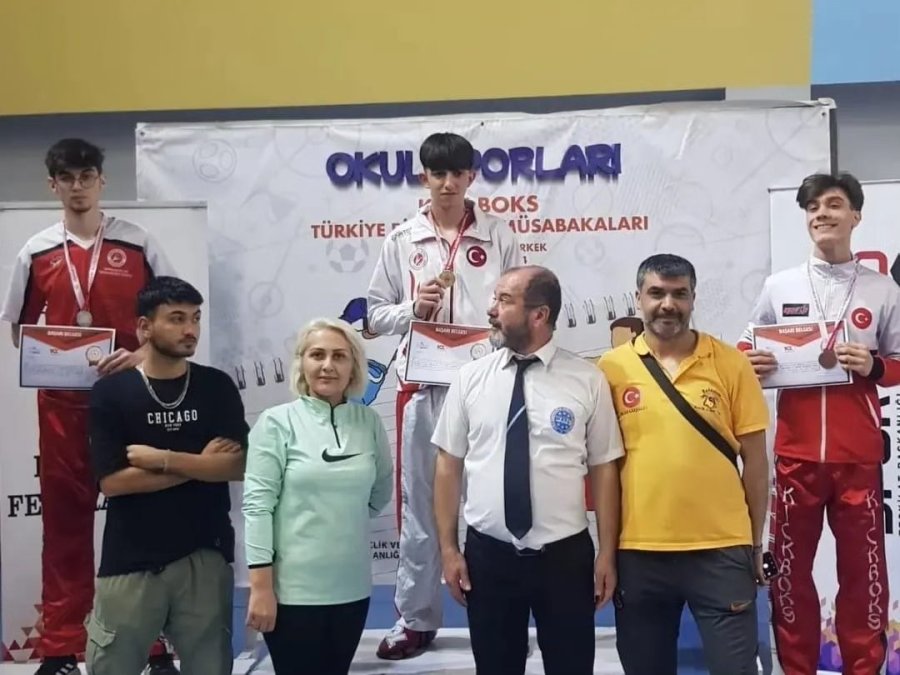 Eskişehirli Sporcular 8 Derece İle Dönüyor