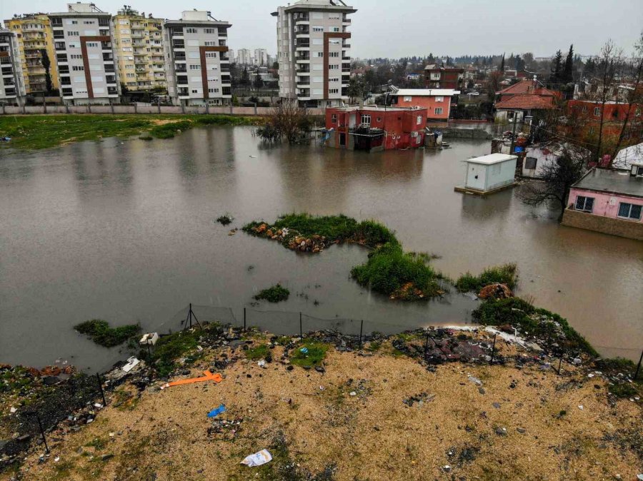 Sular Altında Kalan Mahallede Komandolar İş Başında