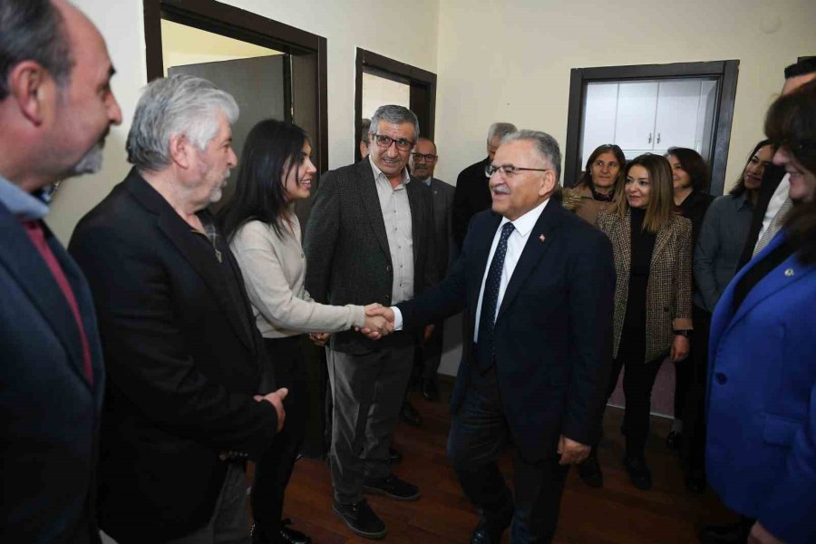 Başkan Büyükkılıç’tan Umut Çınarı Ve Çocuk Koruma Derneği’ne Ziyaret