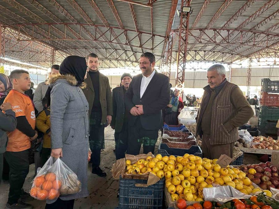 Başkan Şeker, Pazar Esnafıyla Buluştu