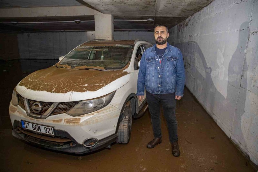 Su Dolu Otoparka İnen Vatandaş Gördüğü Manzaraya İnanamadı