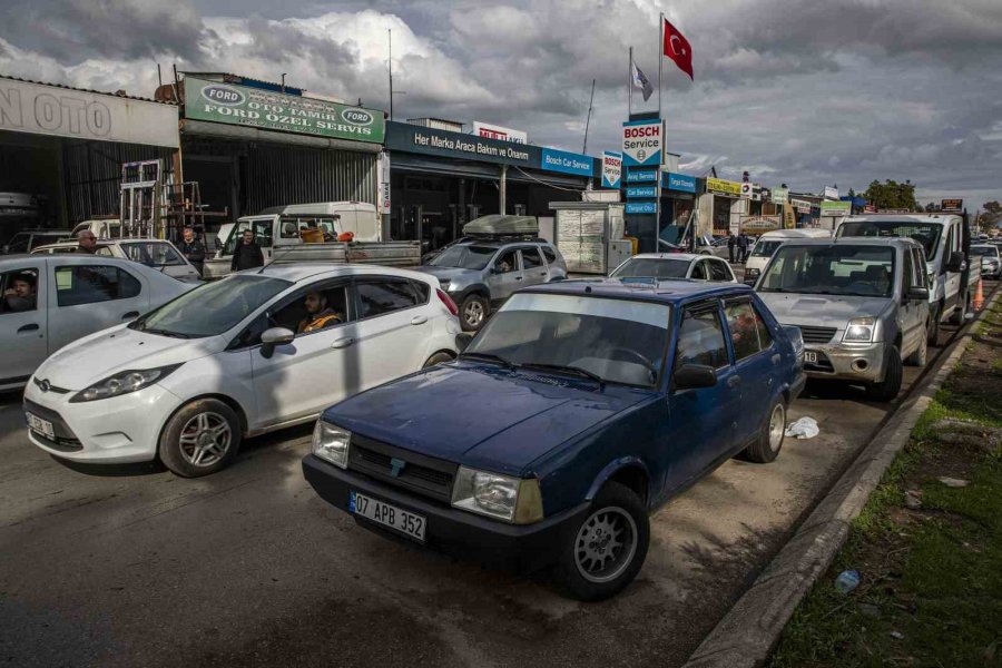 Antalya’da Doğal Afet Sanayi Esnafına Ekmek Kapısı Oldu