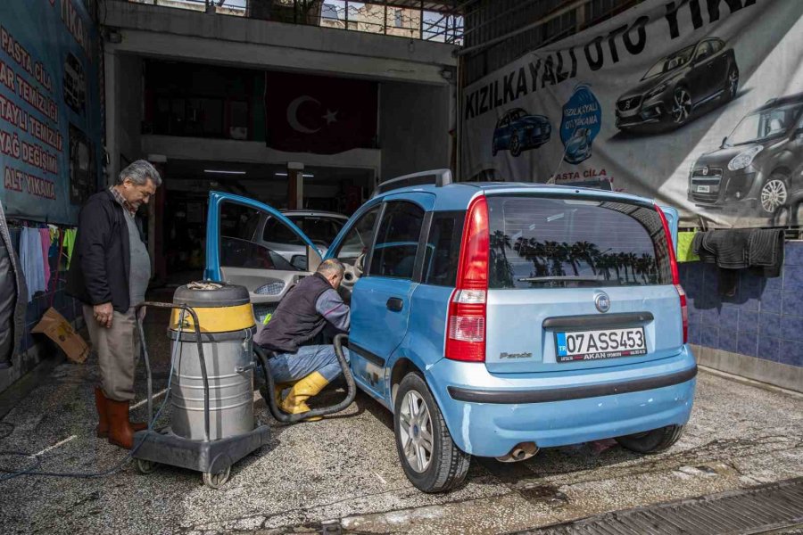 Antalya’da Doğal Afet Sanayi Esnafına Ekmek Kapısı Oldu