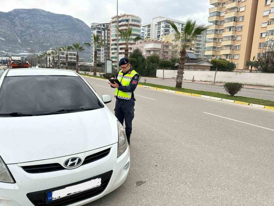 Alanya’da 169 Araç Ve Sürücüsüne 350 Bin 360 Lira Para Cezası